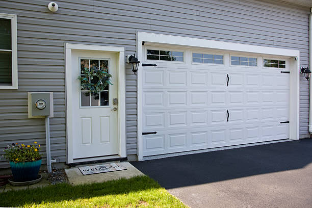 24/7 Emergency Garage Door Panel Replacement experts in Holiday Island, AR
